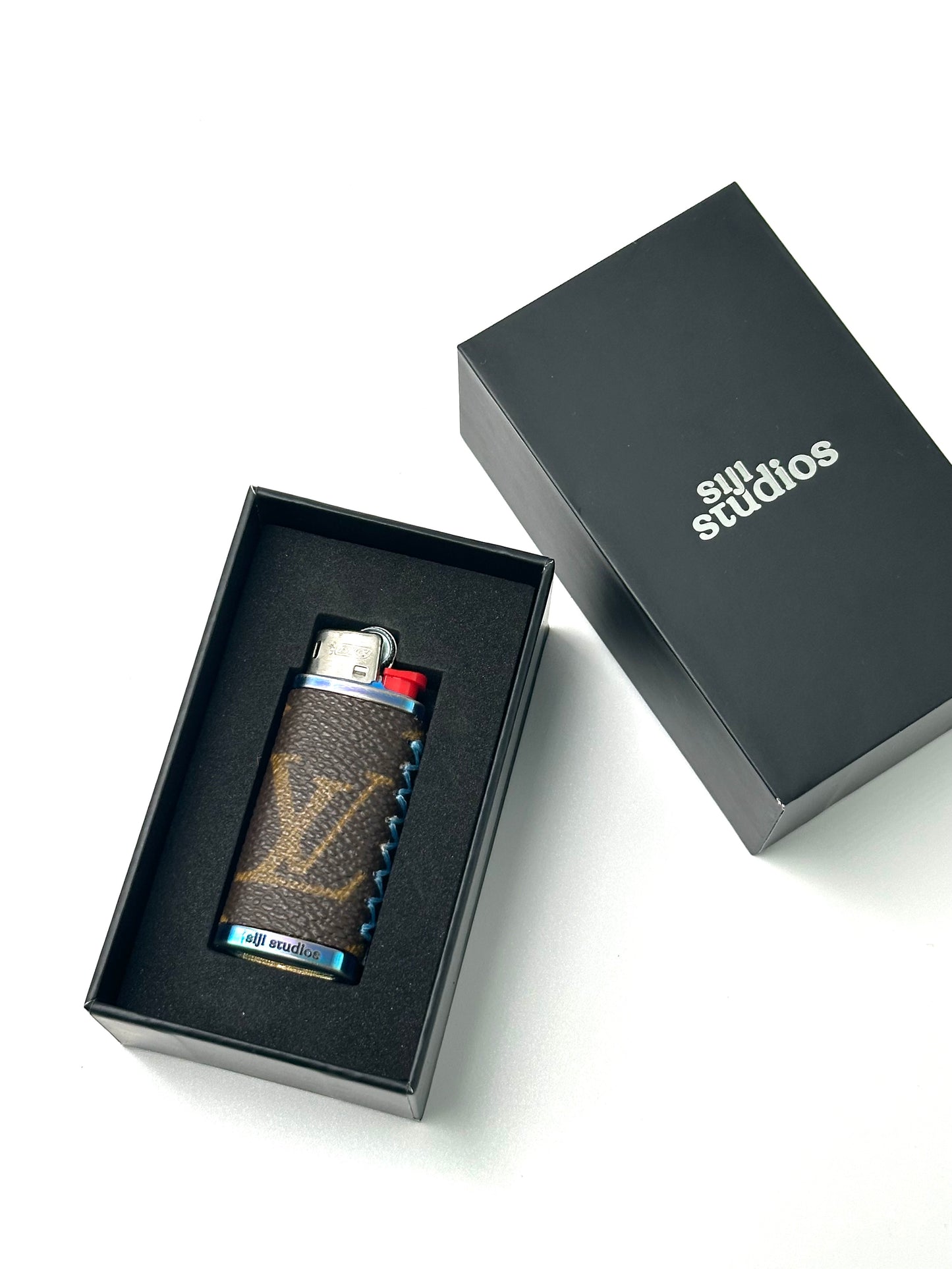 LIGHTER LV