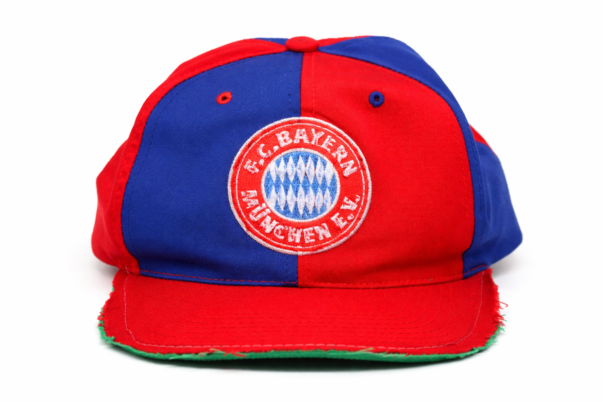 DISTRESSED "BAYERN MÜNCHEN" CAP (ADJUSTABLE)