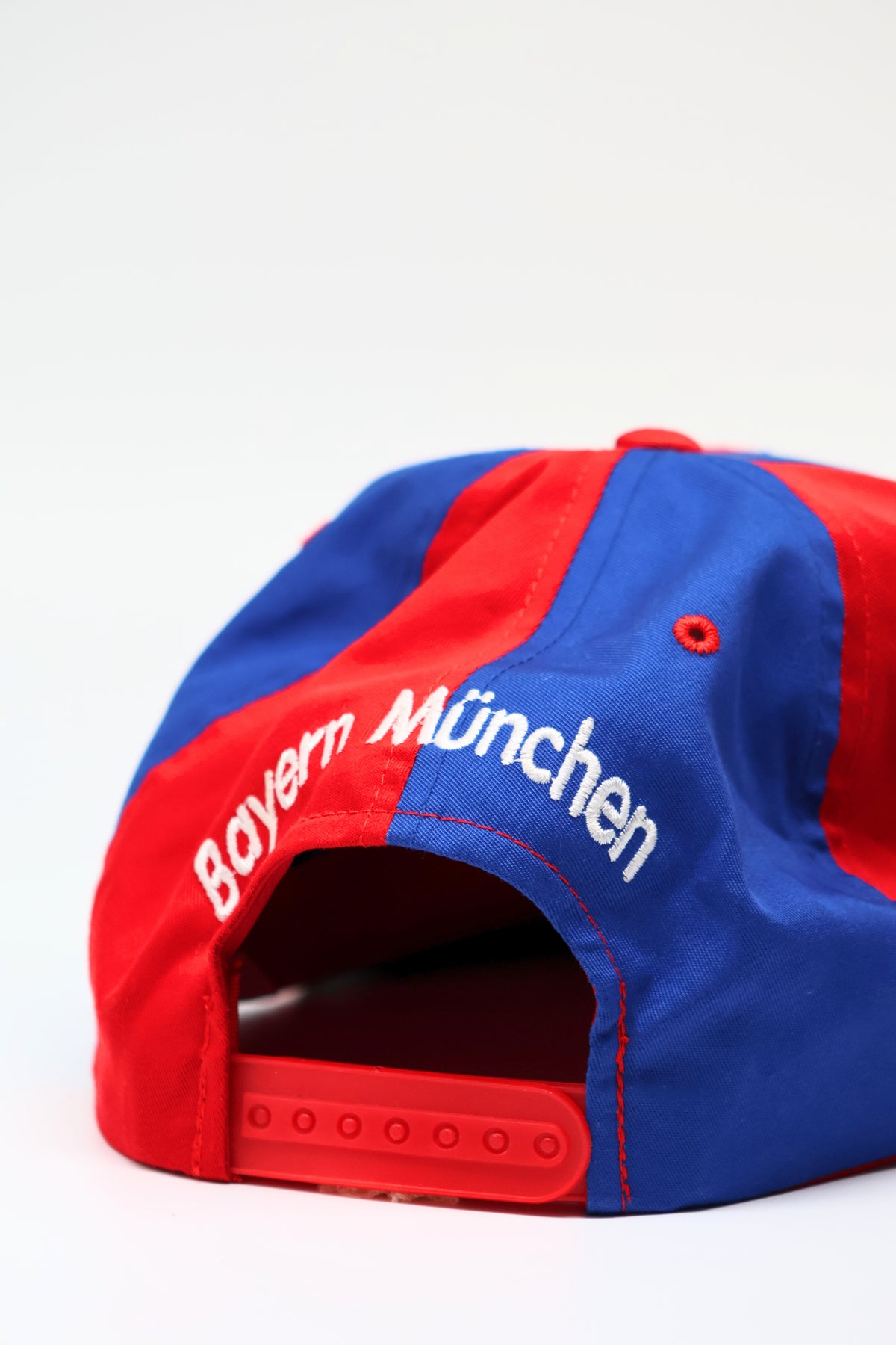 DISTRESSED "BAYERN MÜNCHEN" CAP (ADJUSTABLE)