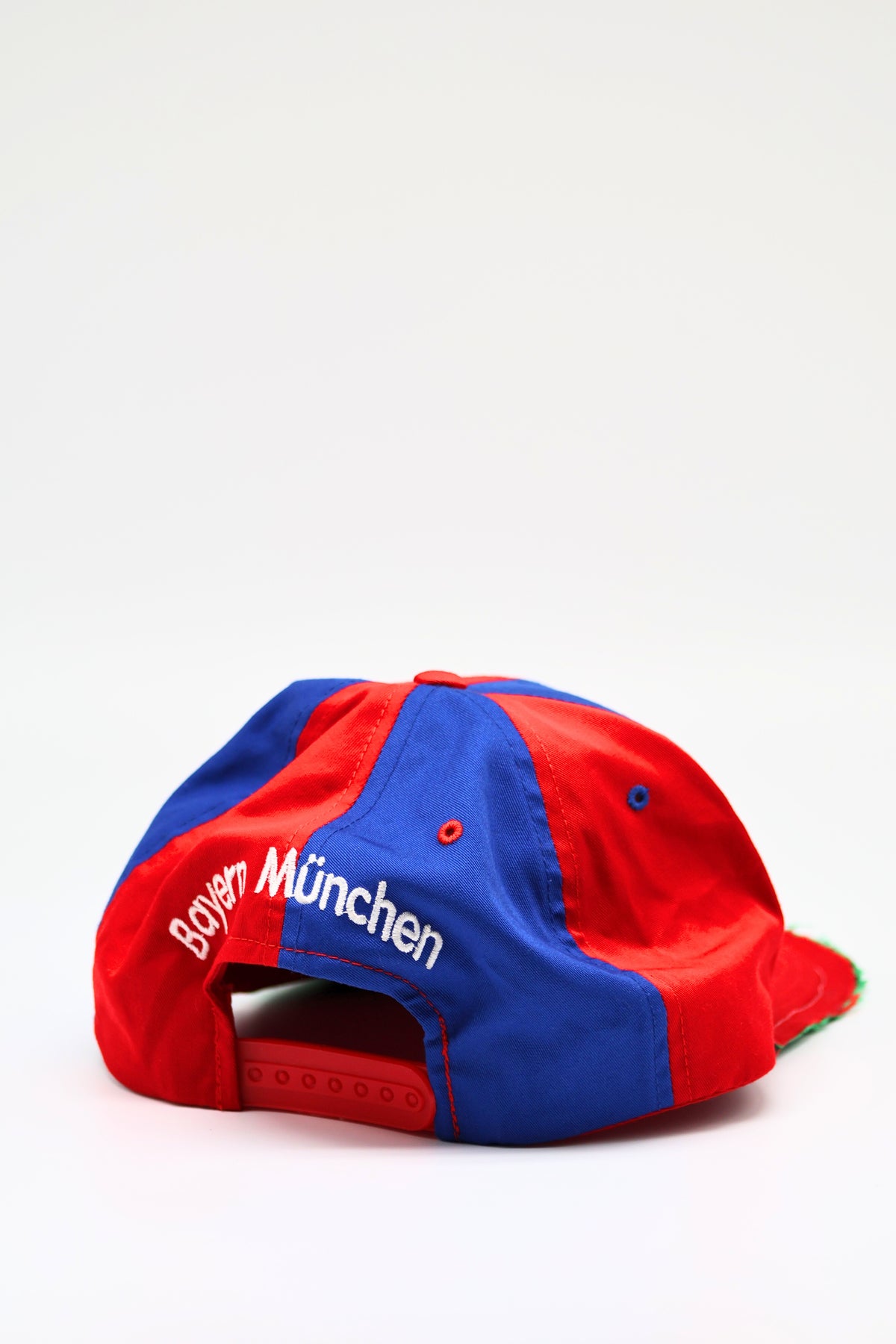 DISTRESSED "BAYERN MÜNCHEN" CAP (ADJUSTABLE)