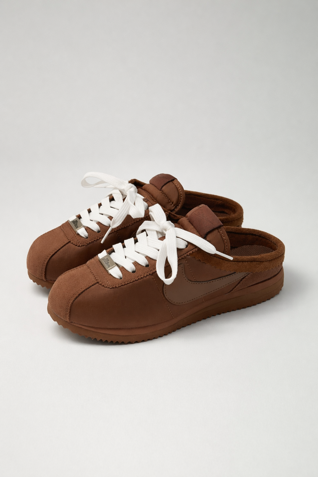 CORTEZ CHOCOLATE "SLIPPERS"